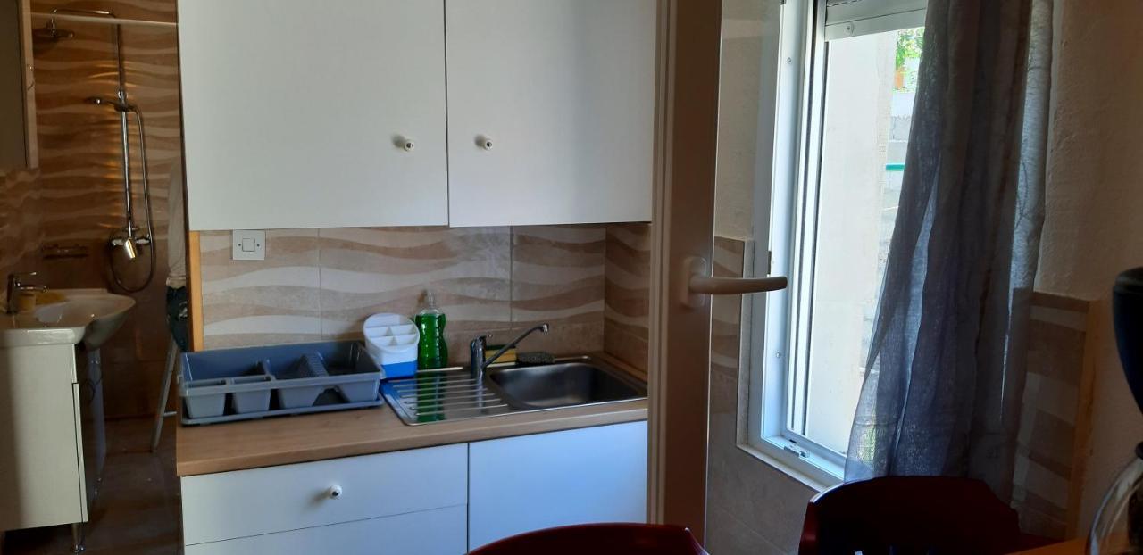 Apartment "Mislav" Gornji Karin Exterior photo